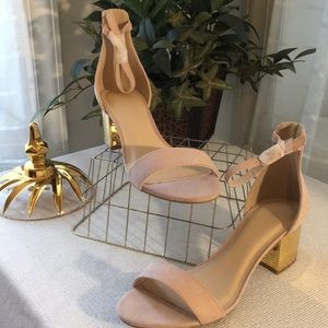 Wild Diva Open Toe Block Heel Scandal🆕